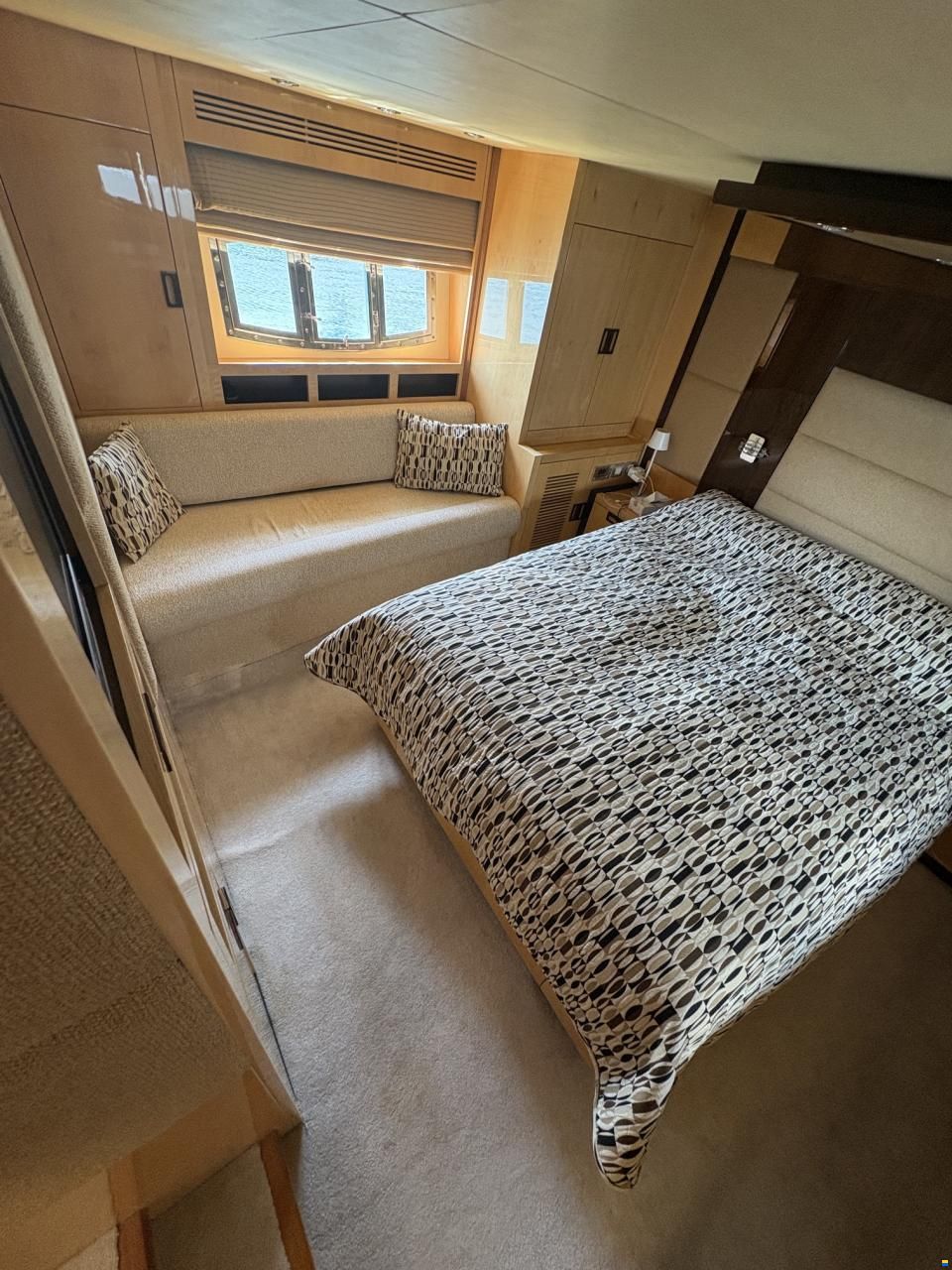 Majesty Yachts Majesty 56 Fly