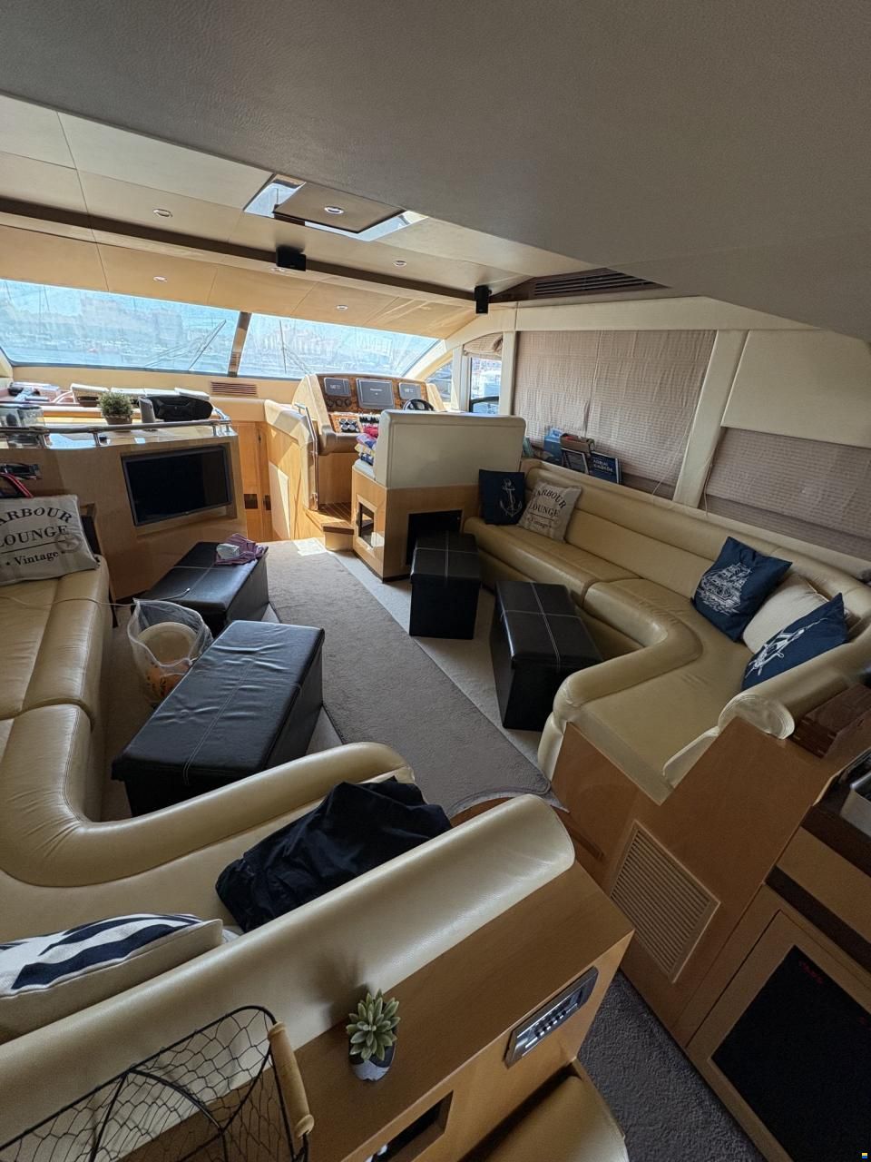 Majesty Yachts Majesty 56 Fly