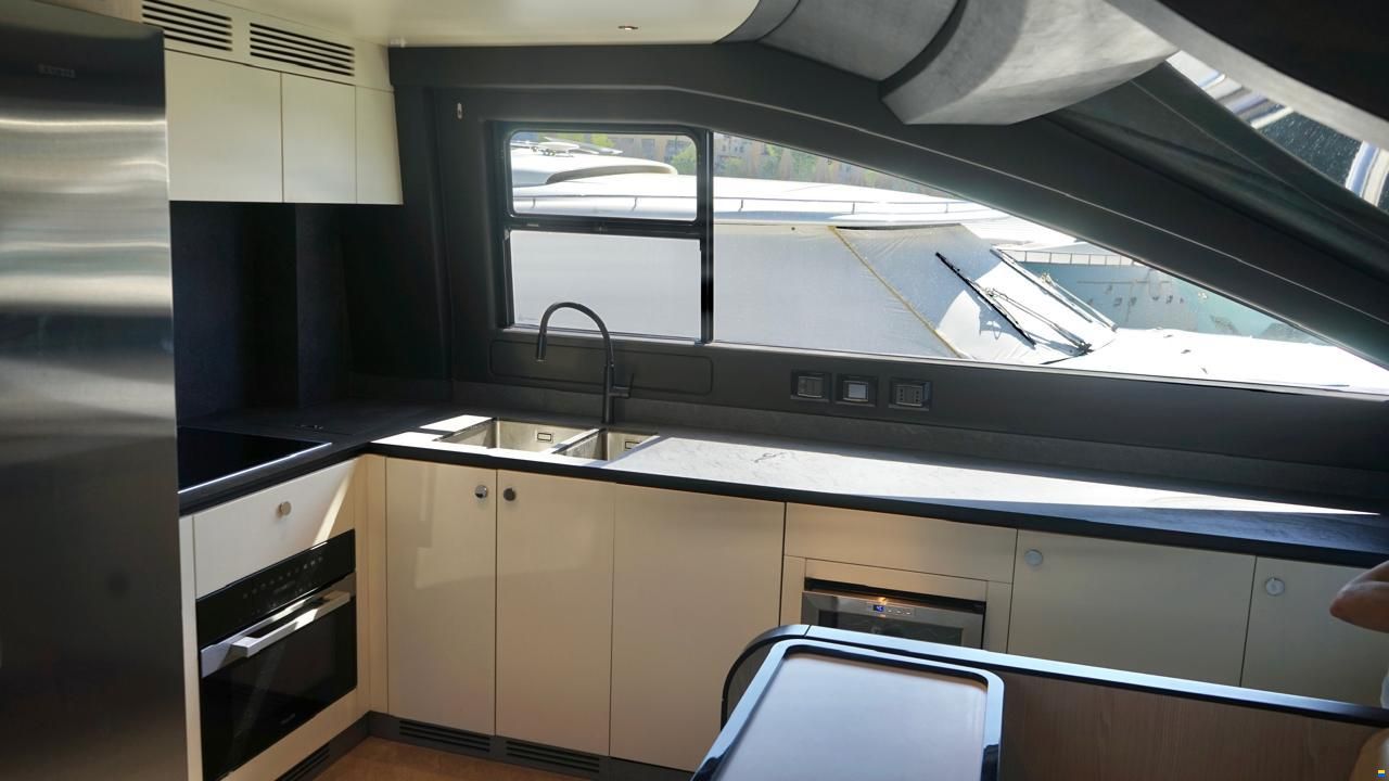 Azimut Fly 78