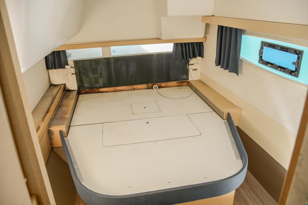 Fountaine Pajot Lucia 40