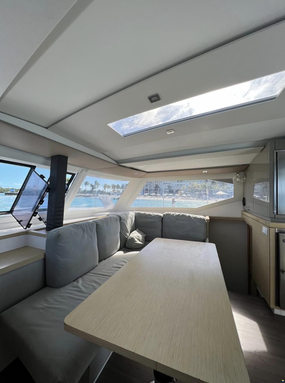 Fountaine Pajot Lucia 40
