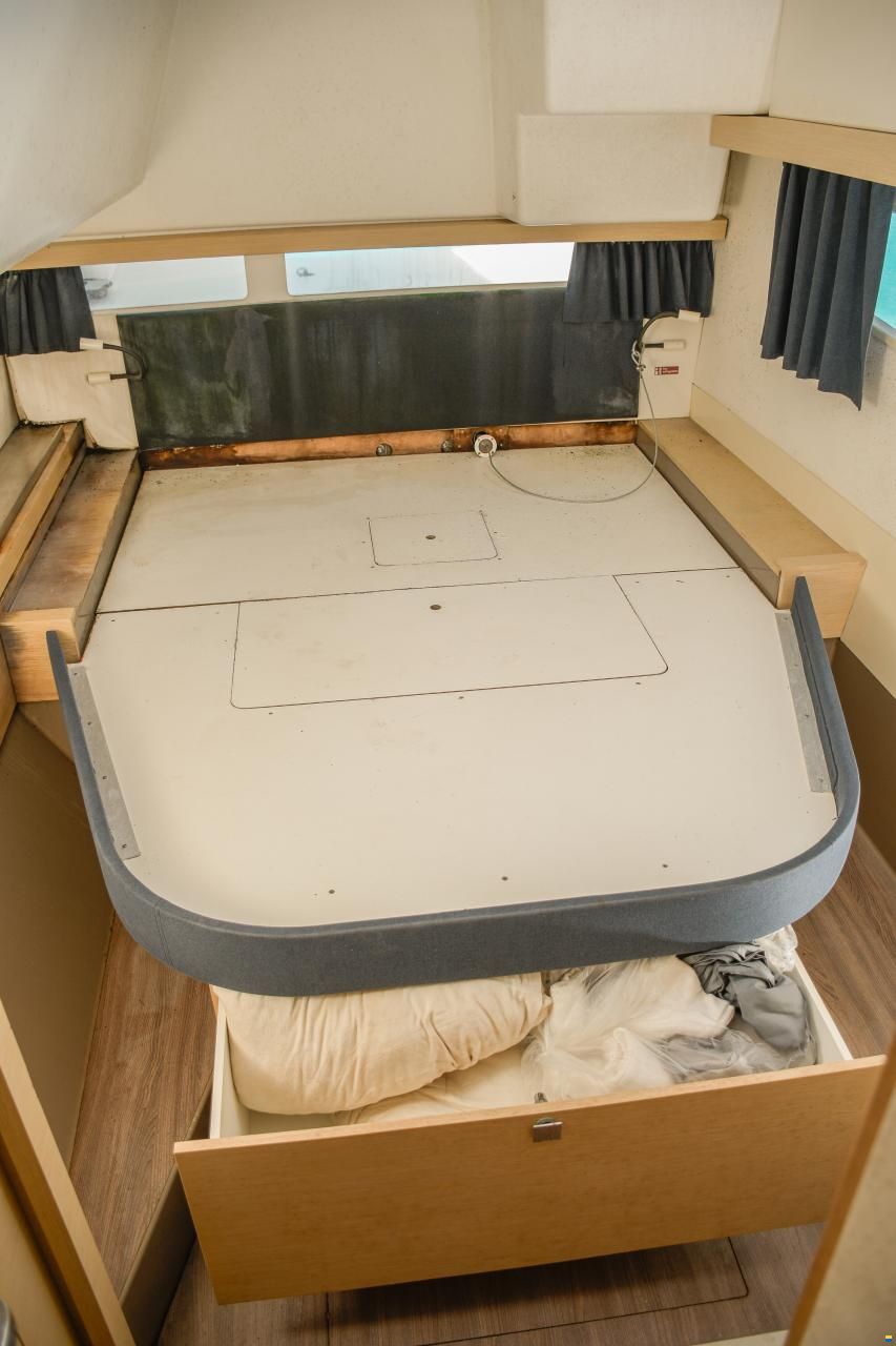 Fountaine Pajot Lucia 40