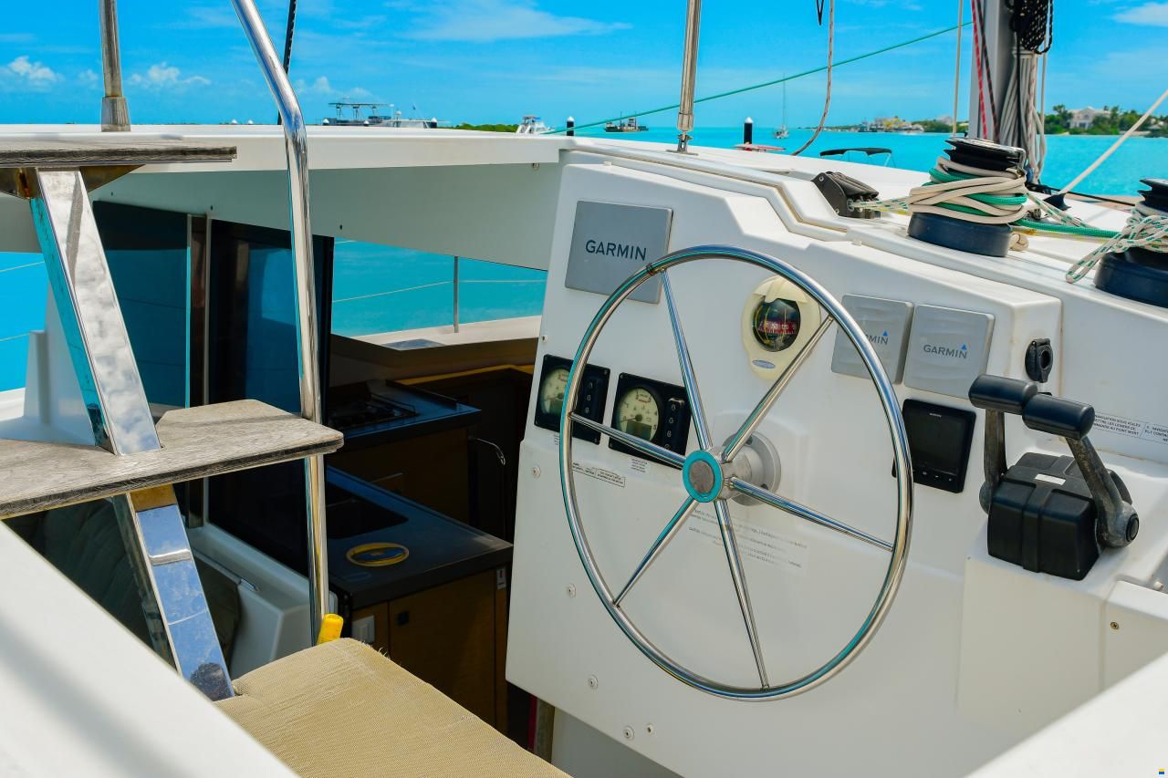 Fountaine Pajot Lucia 40
