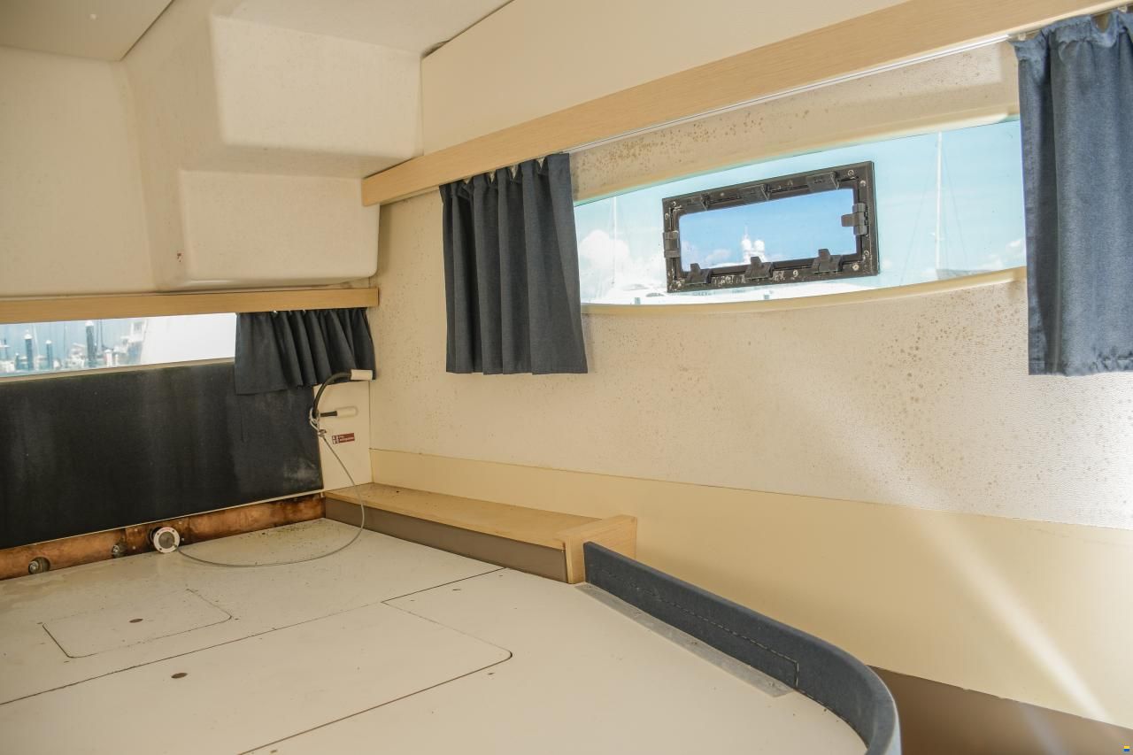 Fountaine Pajot Lucia 40
