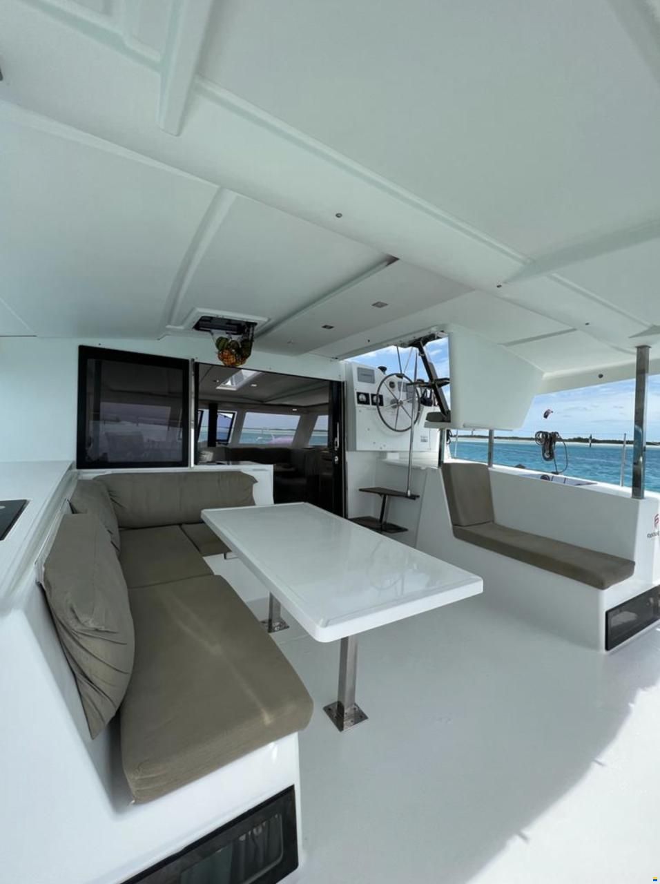 Fountaine Pajot Lucia 40