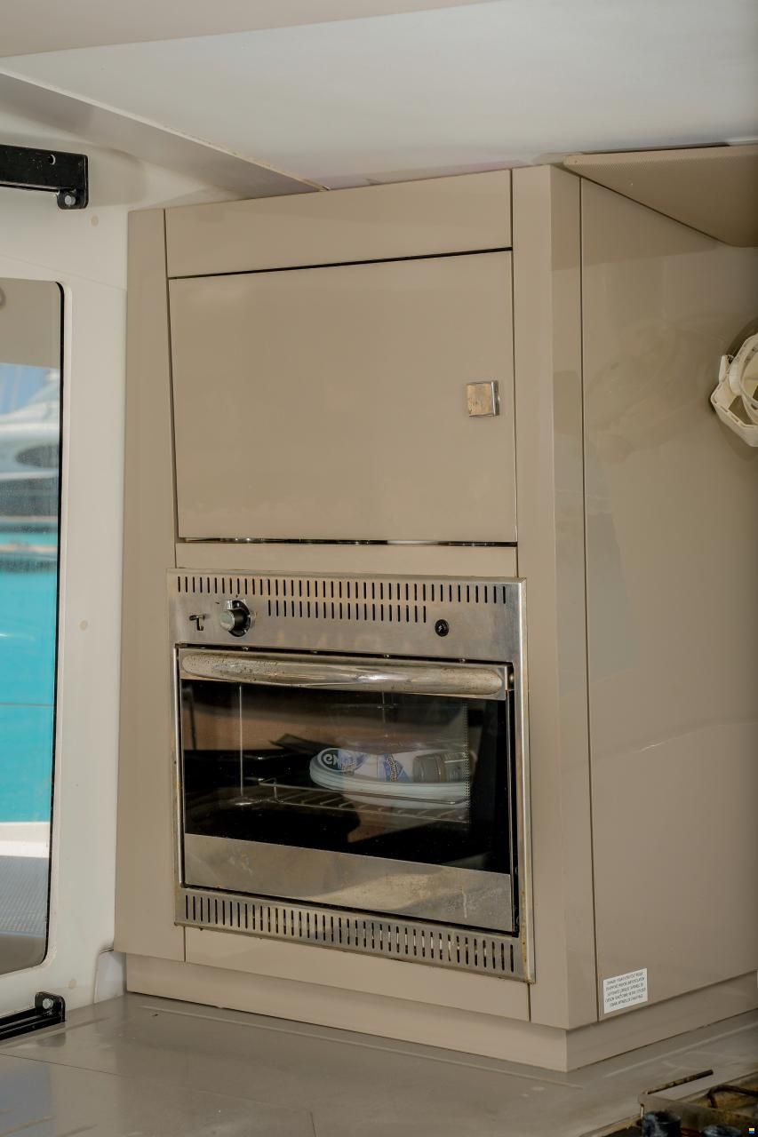 Fountaine Pajot Lucia 40