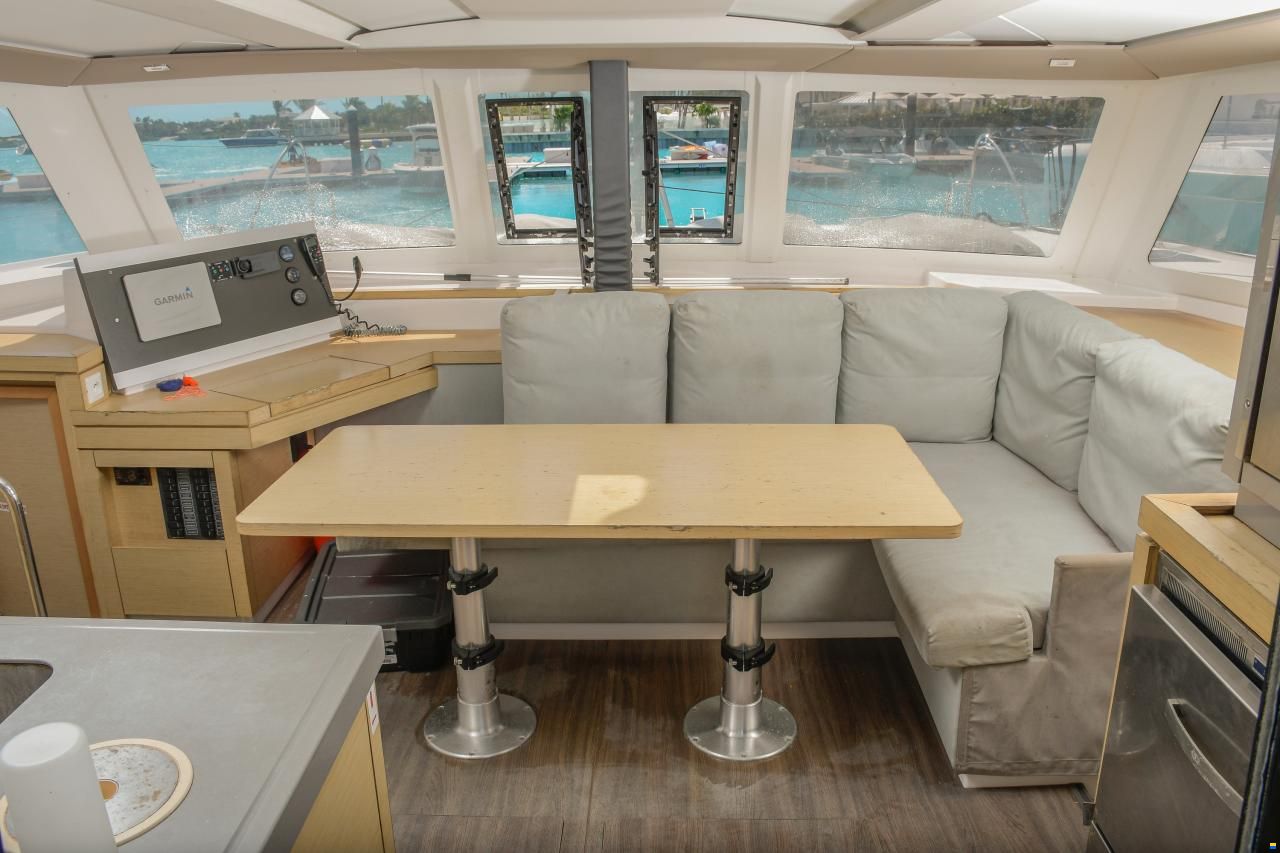 Fountaine Pajot Lucia 40