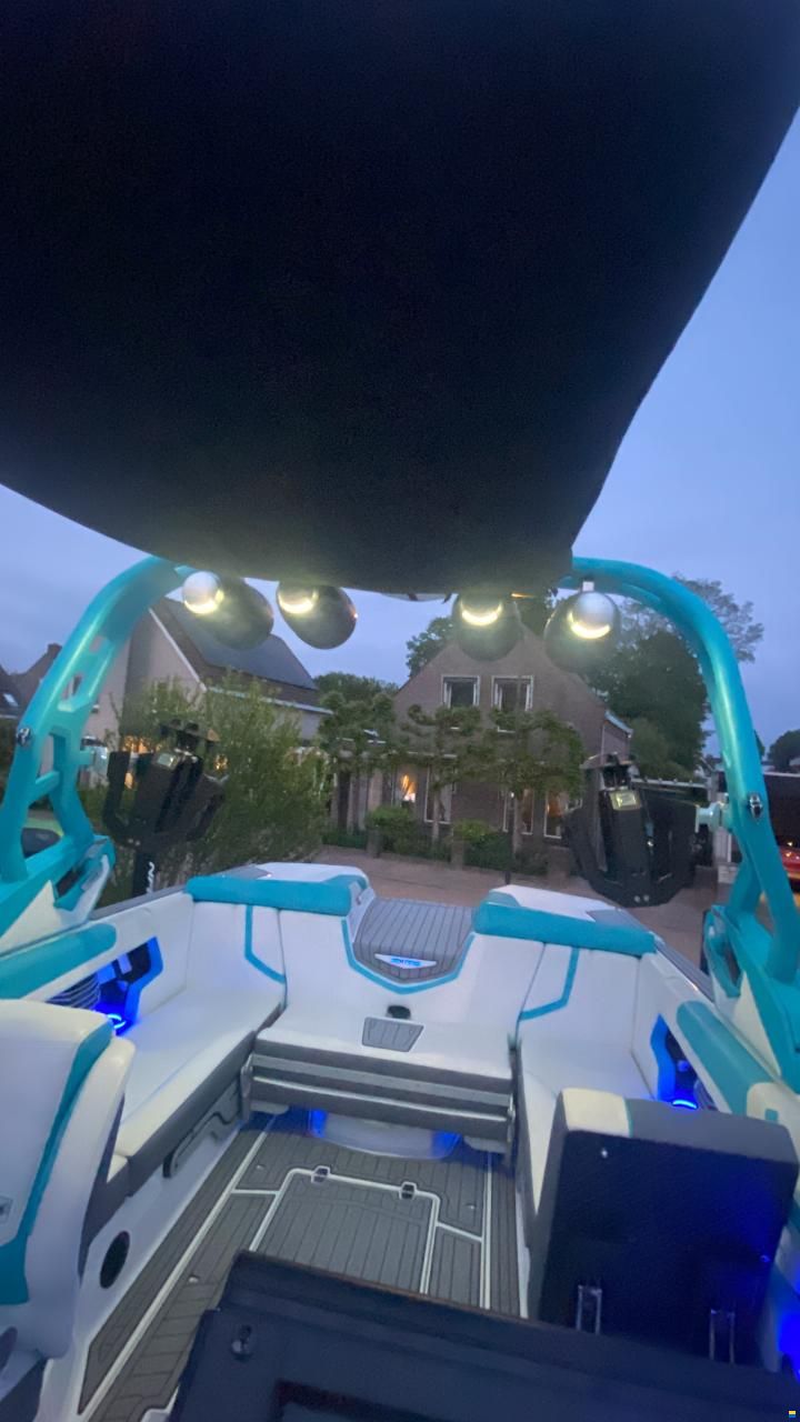 Nautique G23