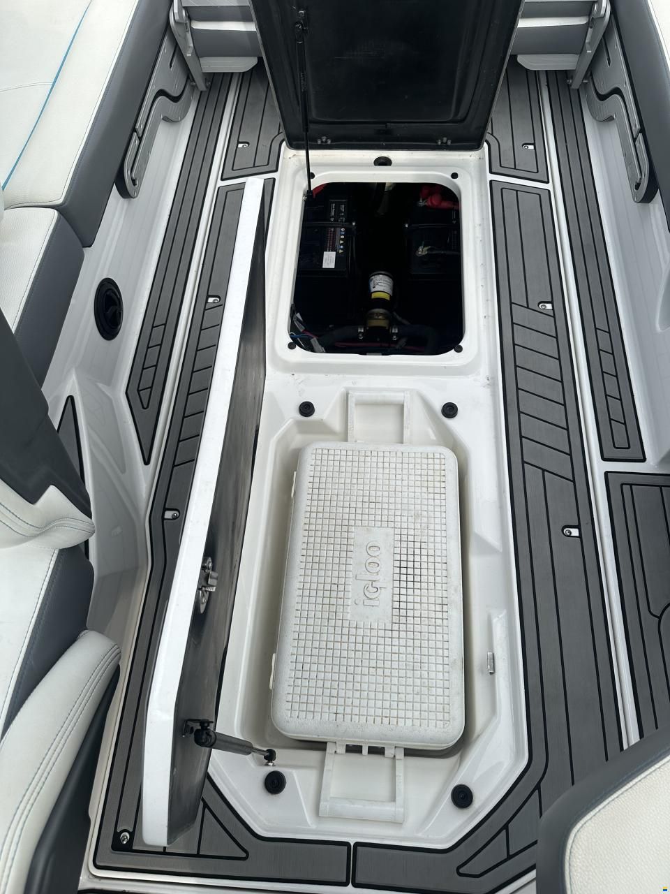 Nautique G23