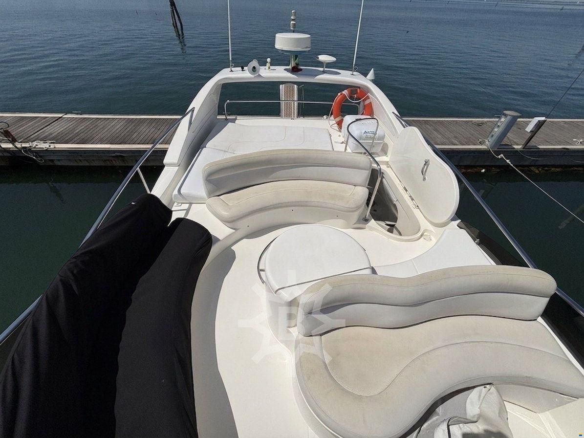 Azimut 46