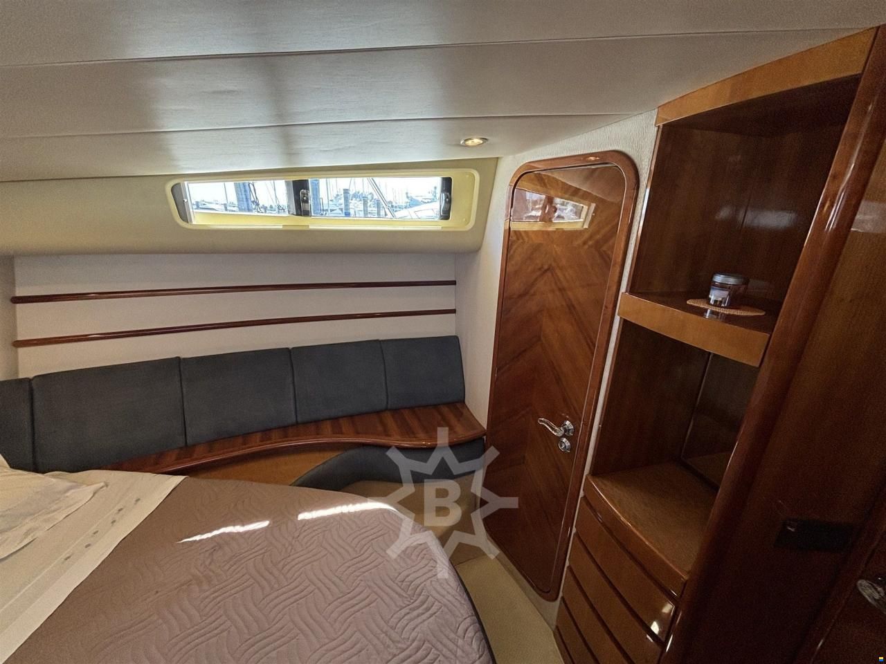 Azimut 46