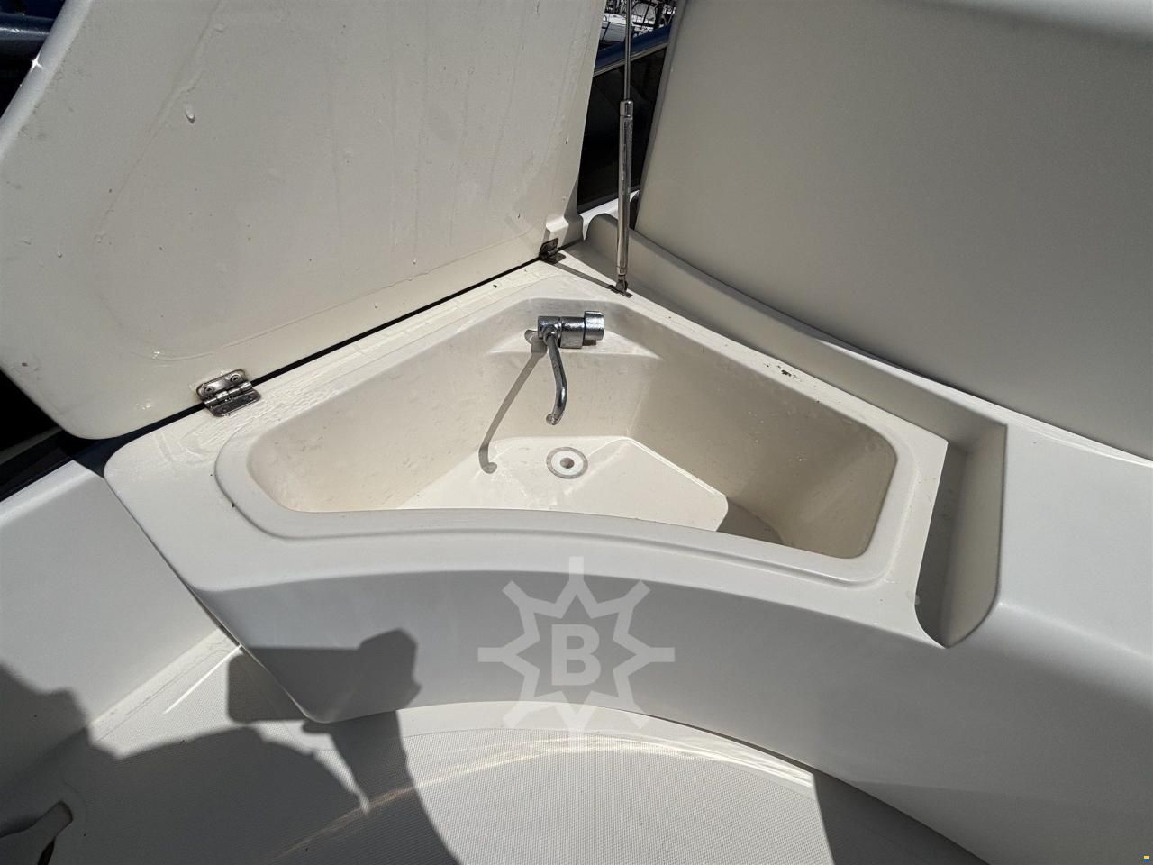 Azimut 46