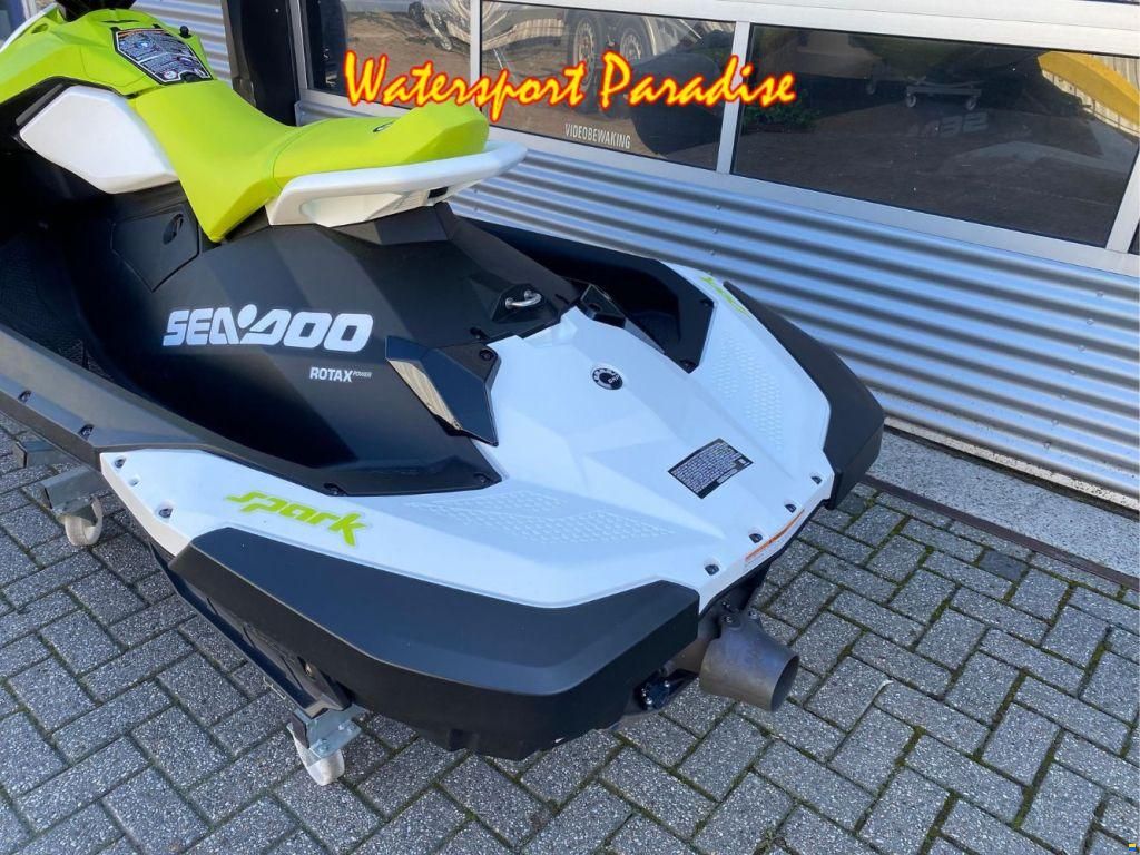 Sea-Doo Spark 90 2-UP