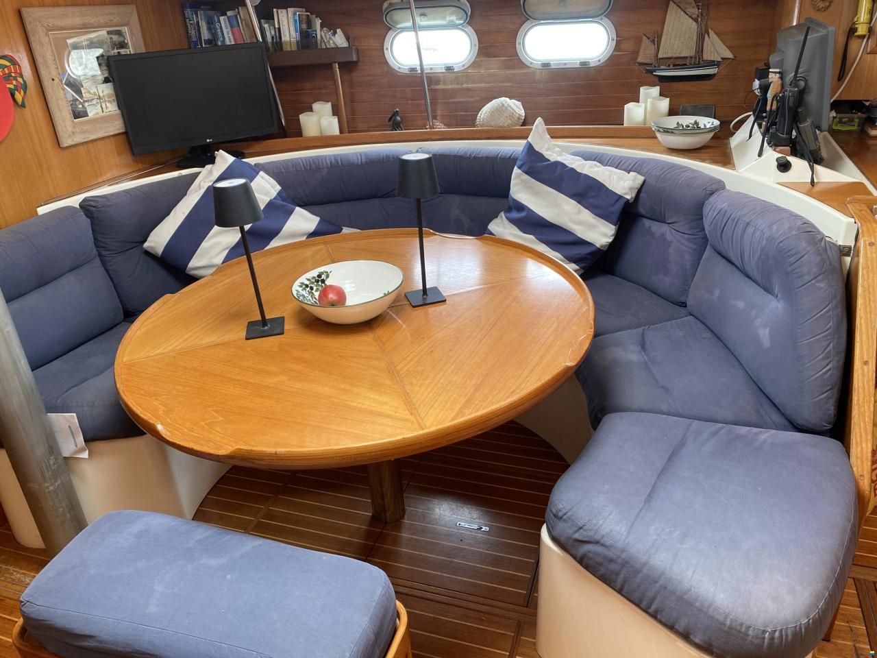 Jeanneau Voyage 12.5