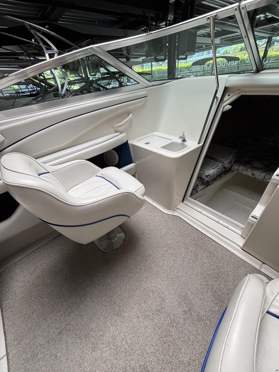Sea Ray 230 OSE