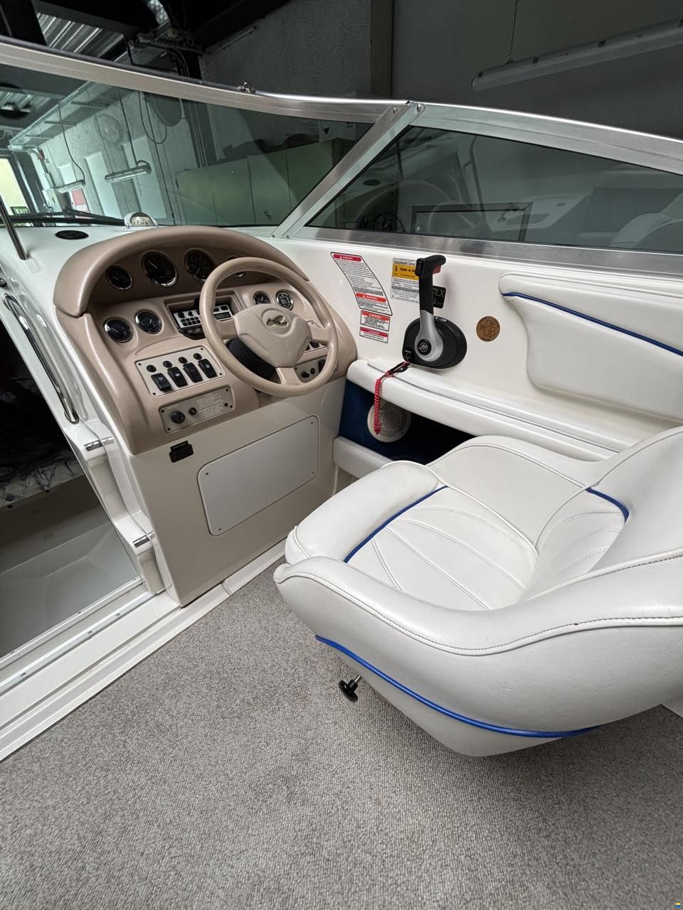 Sea Ray 230 OSE