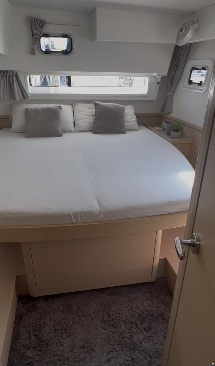 Lagoon 42