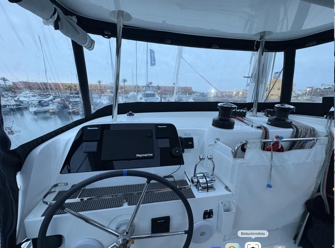 Lagoon 42