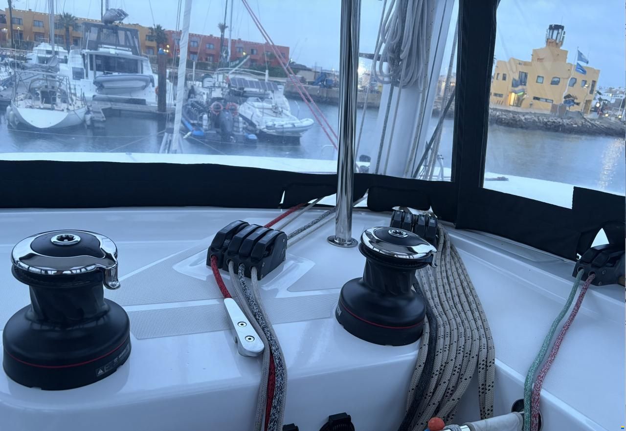Lagoon 42
