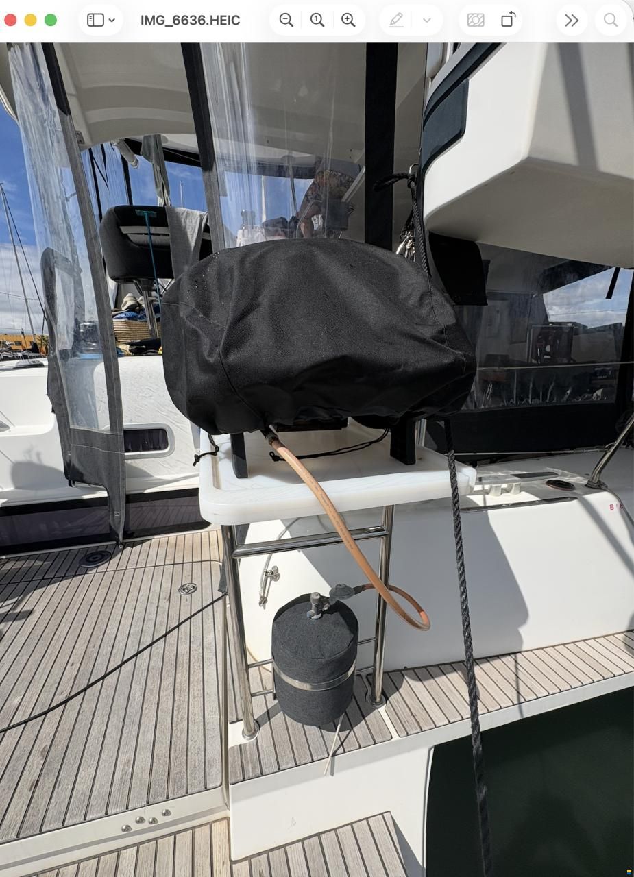 Lagoon 42