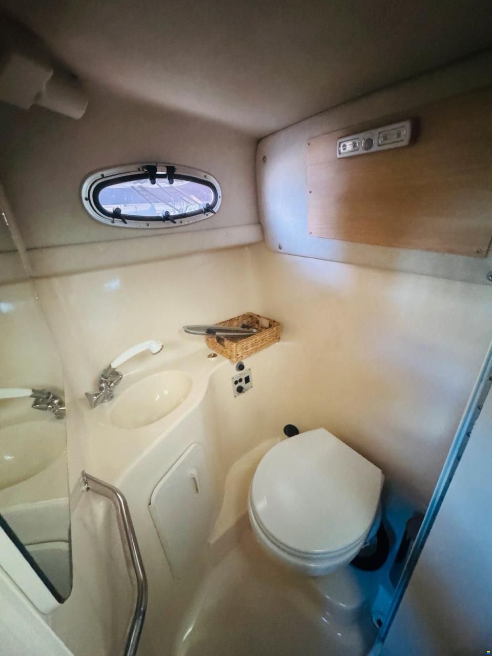 Sea Ray 240 DA