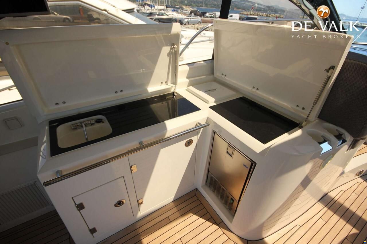 Sunseeker Predator 60