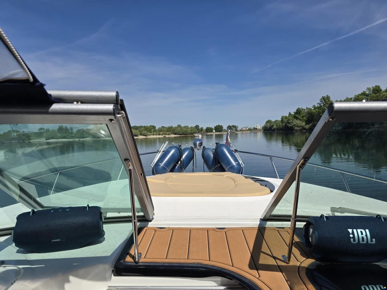 Rinker 310 Express Cruiser