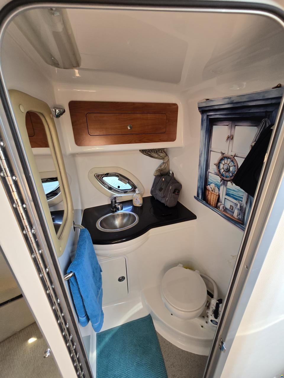 Rinker 310 Express Cruiser