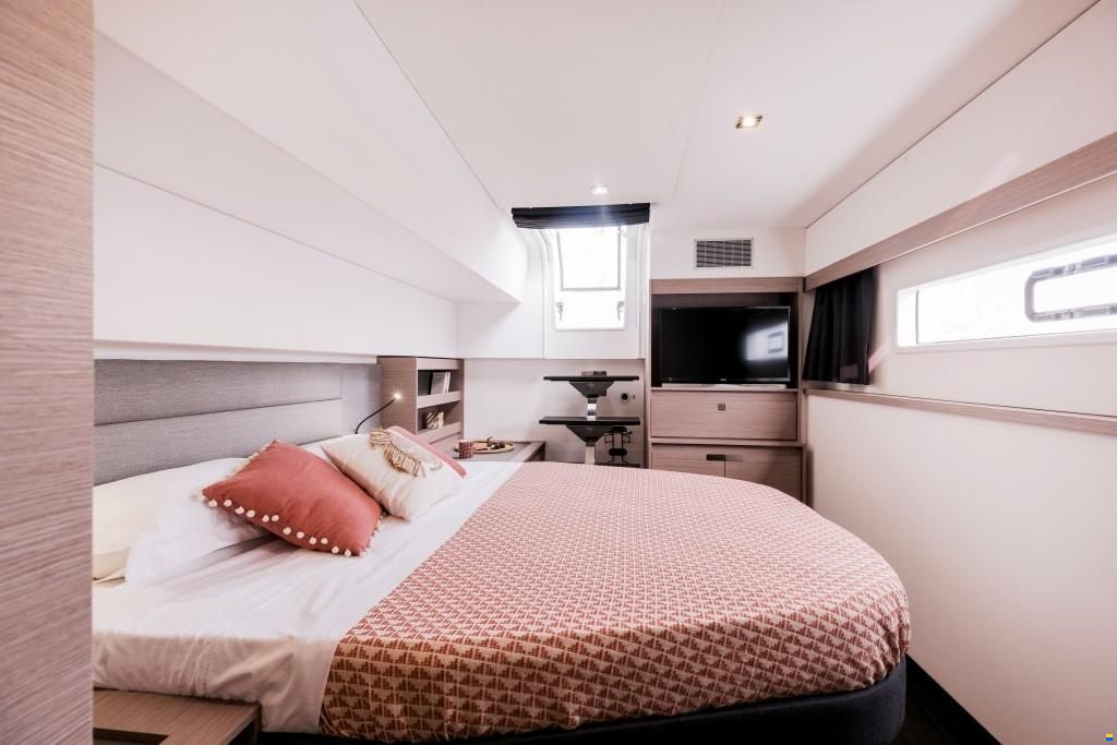 Fountaine Pajot AURA 51