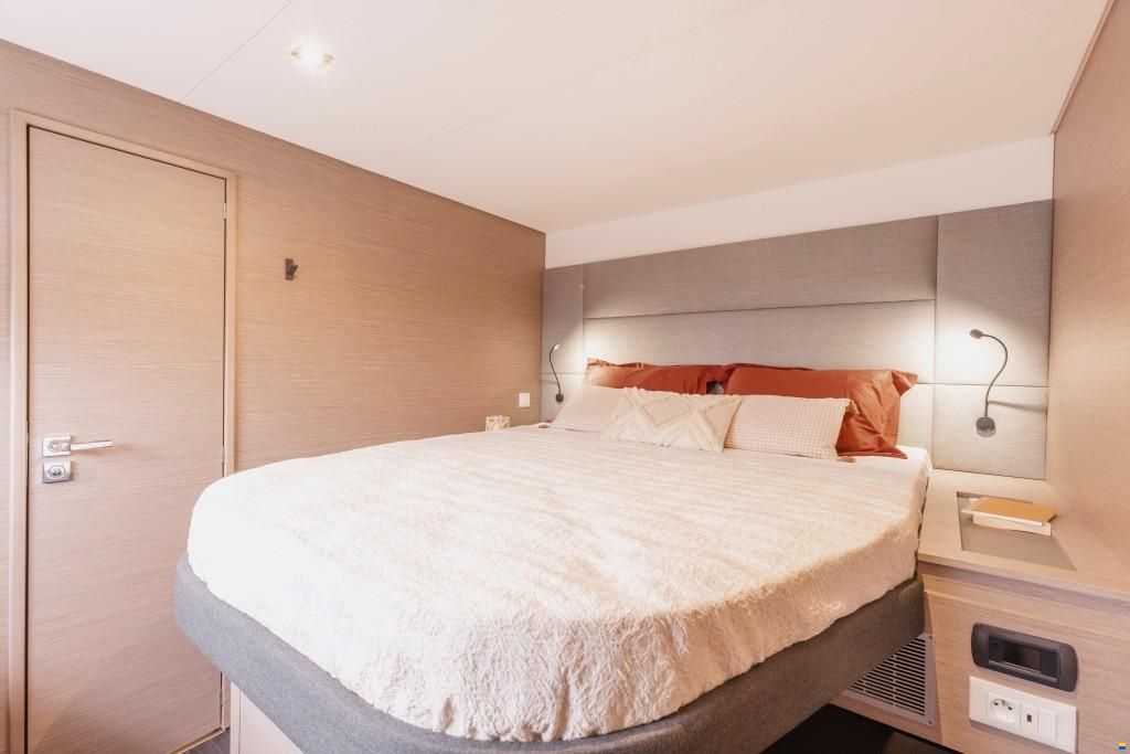 Fountaine Pajot AURA 51