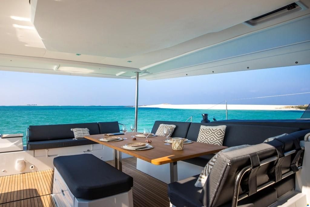 Fountaine Pajot AURA 51