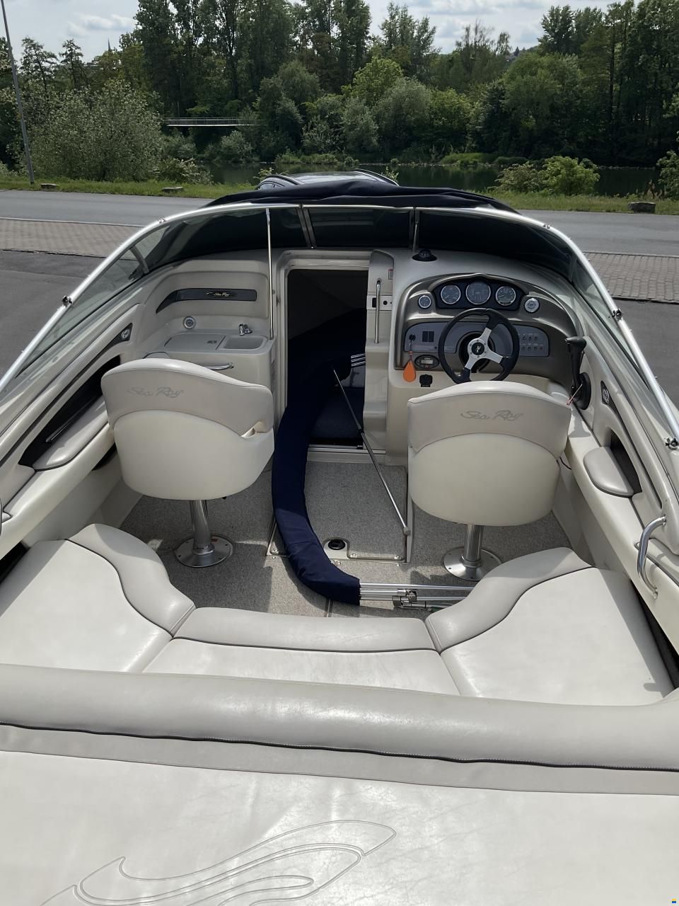 Sea Ray 240 SSE