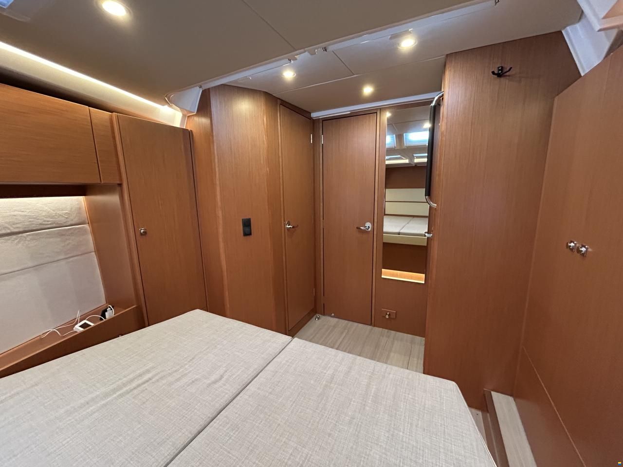 Bavaria C45 Style