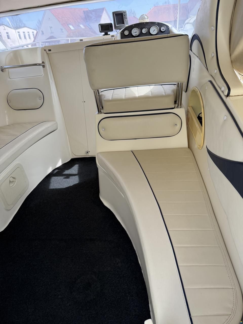 Saver 690 Cabin