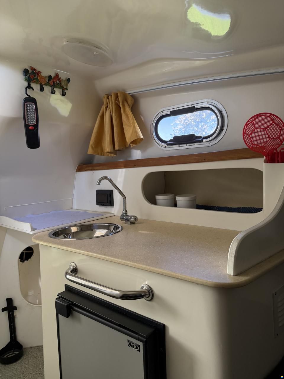 Saver 690 Cabin