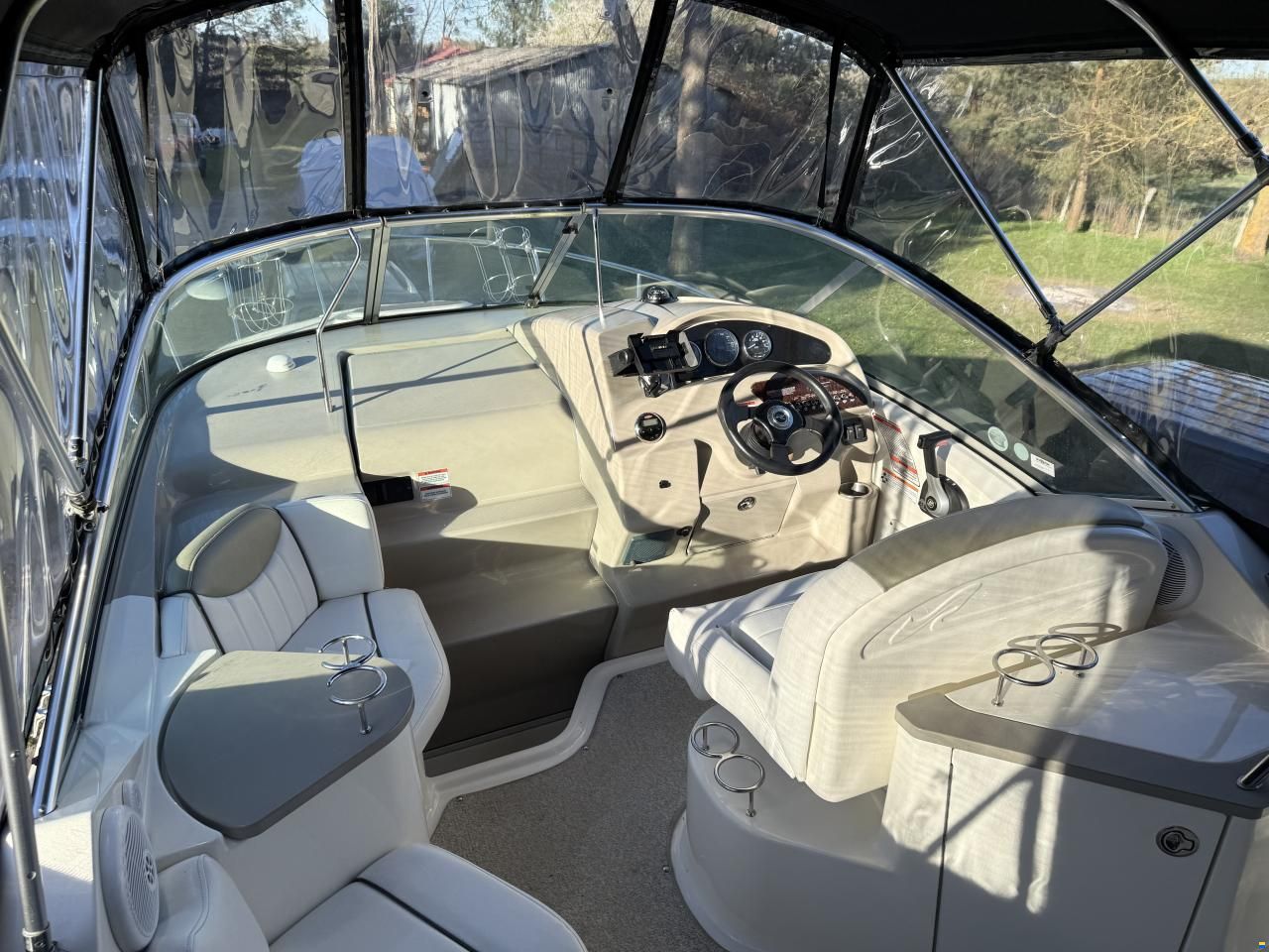 Sea Ray Sundancer 240
