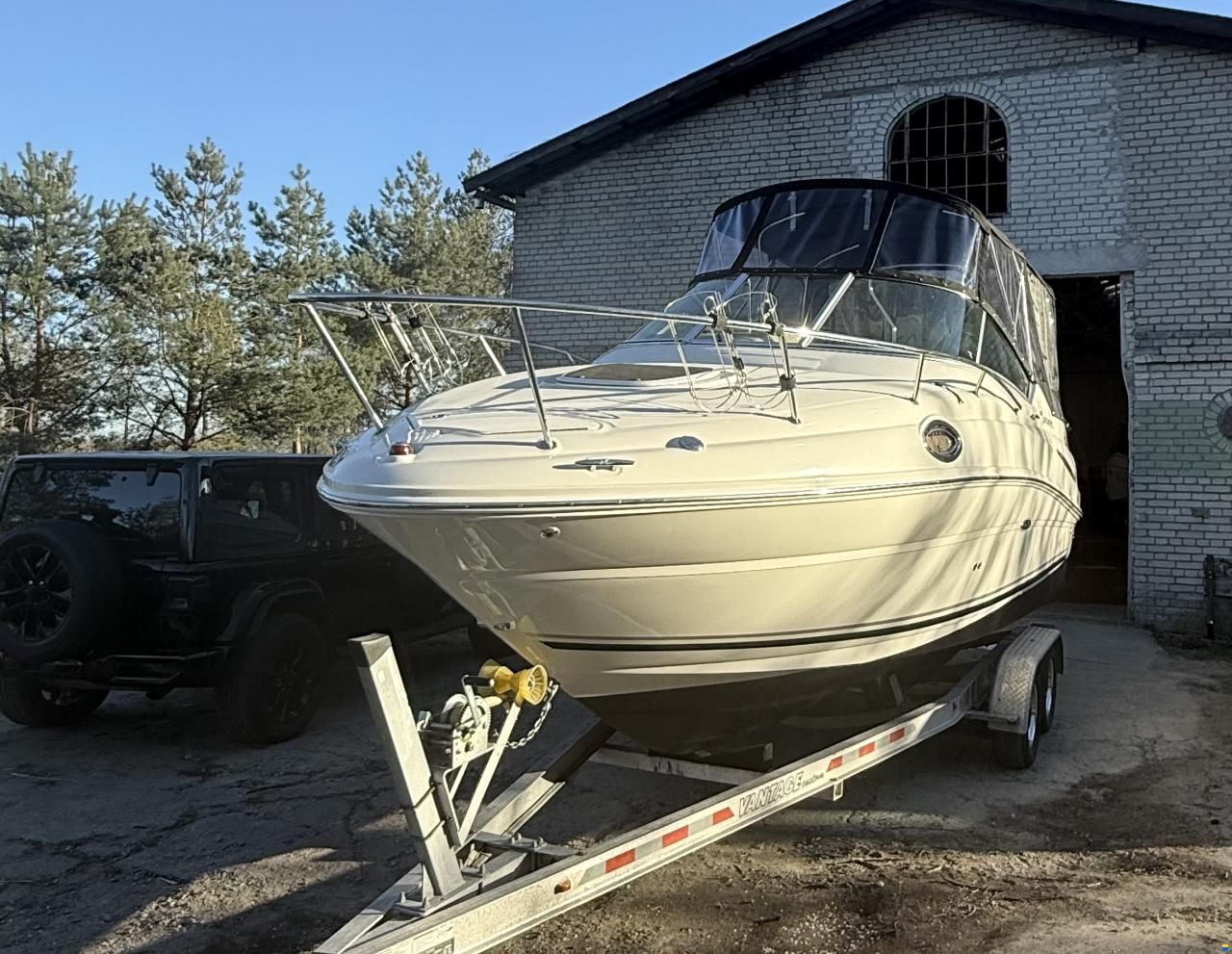 Sea Ray Sundancer 240