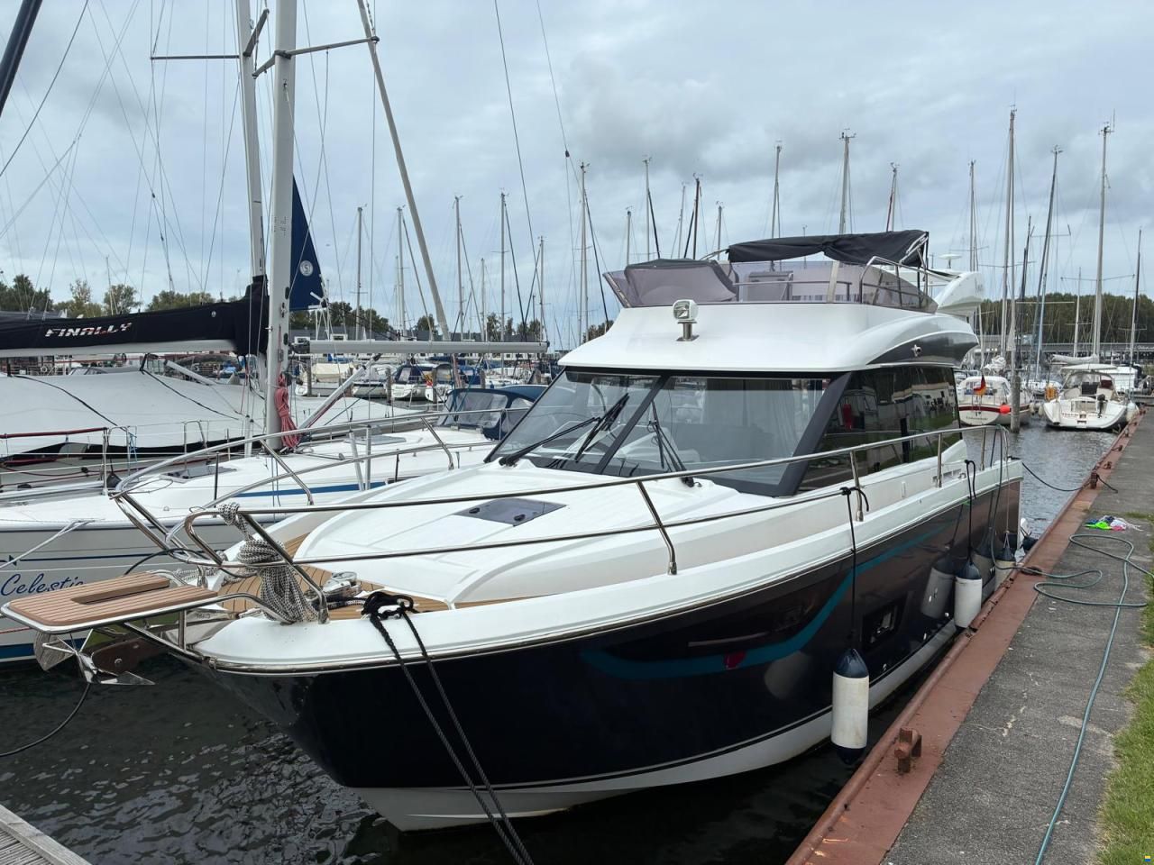 Jeanneau NC 38 Fly
