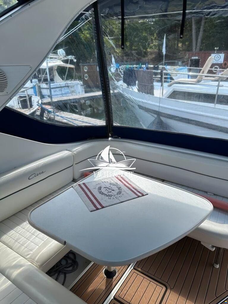 Bayliner 3055