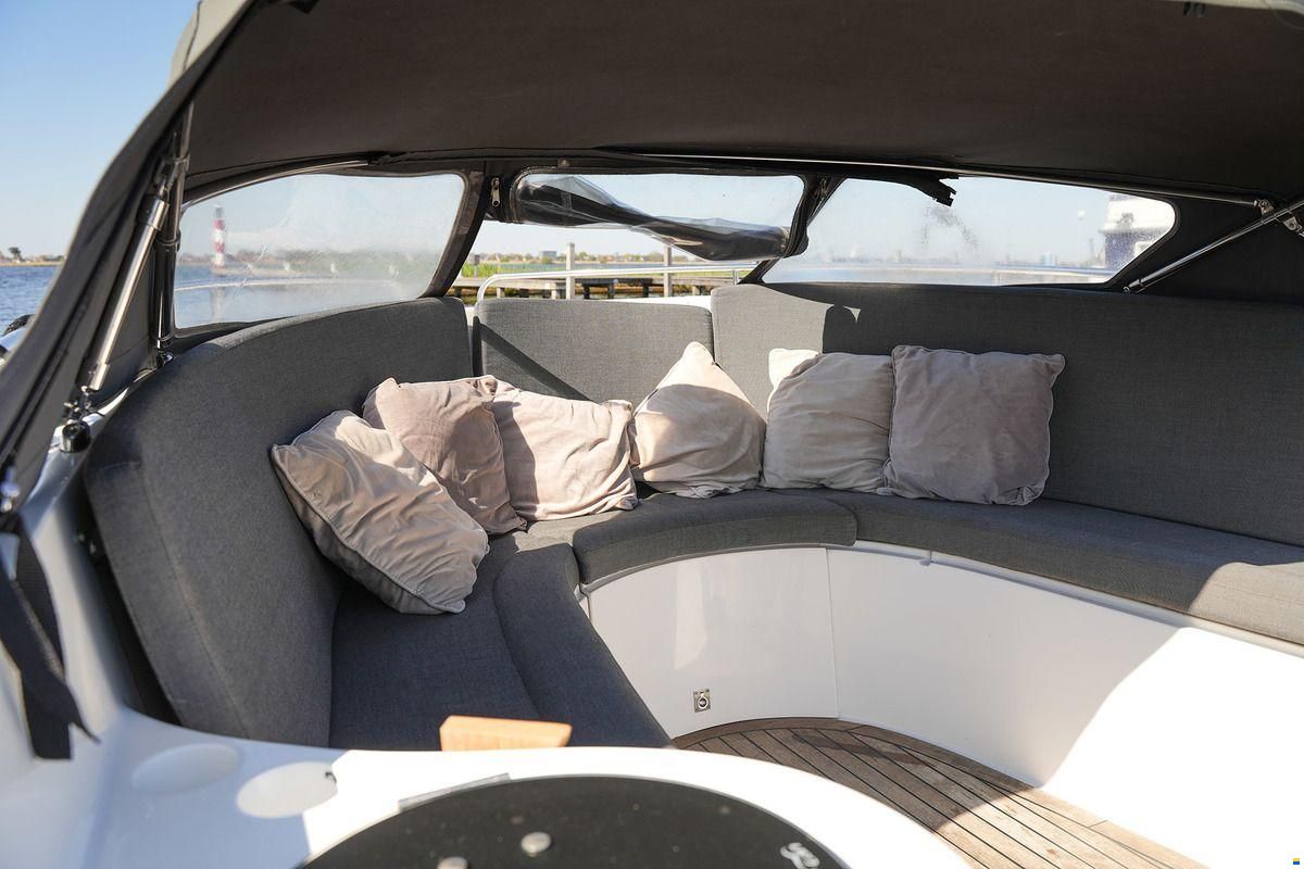 Riviera 24