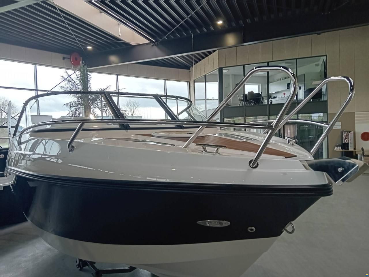 Coaster 600 DC - 100 HP Yamaha