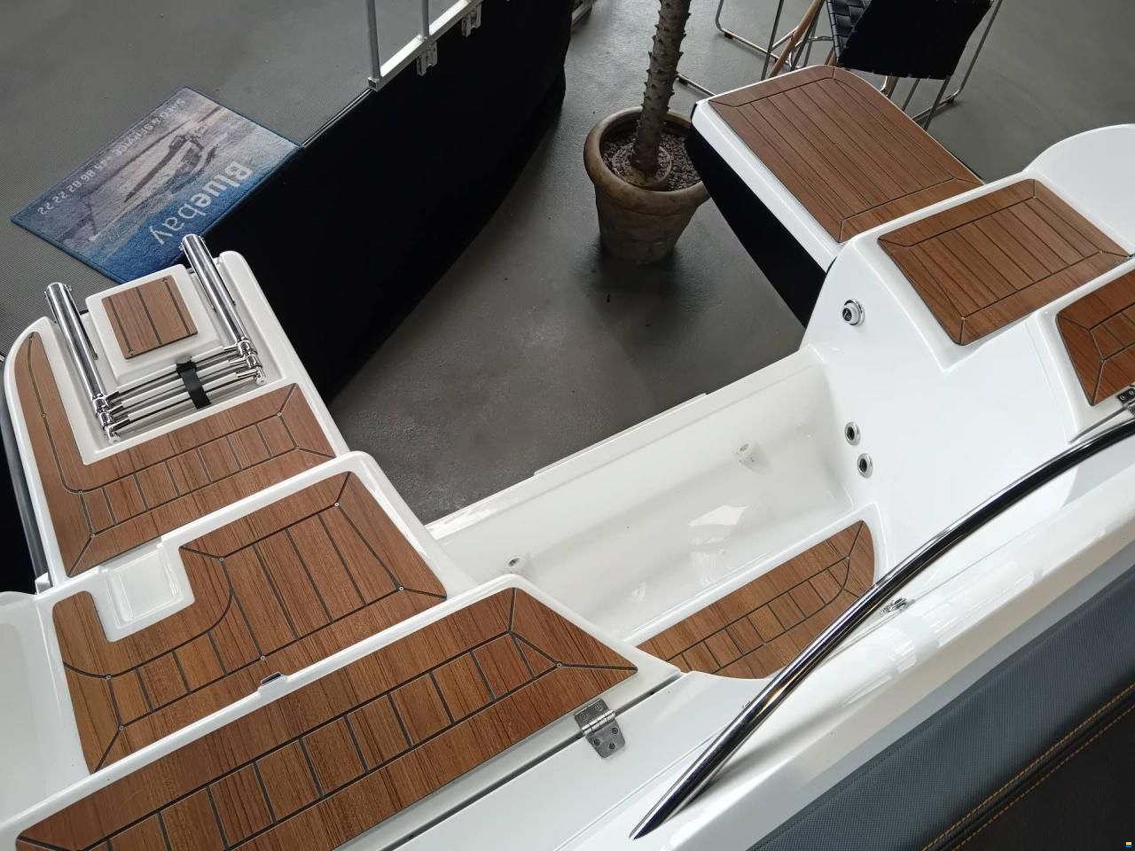 Coaster 600 DC - 100 HP Yamaha