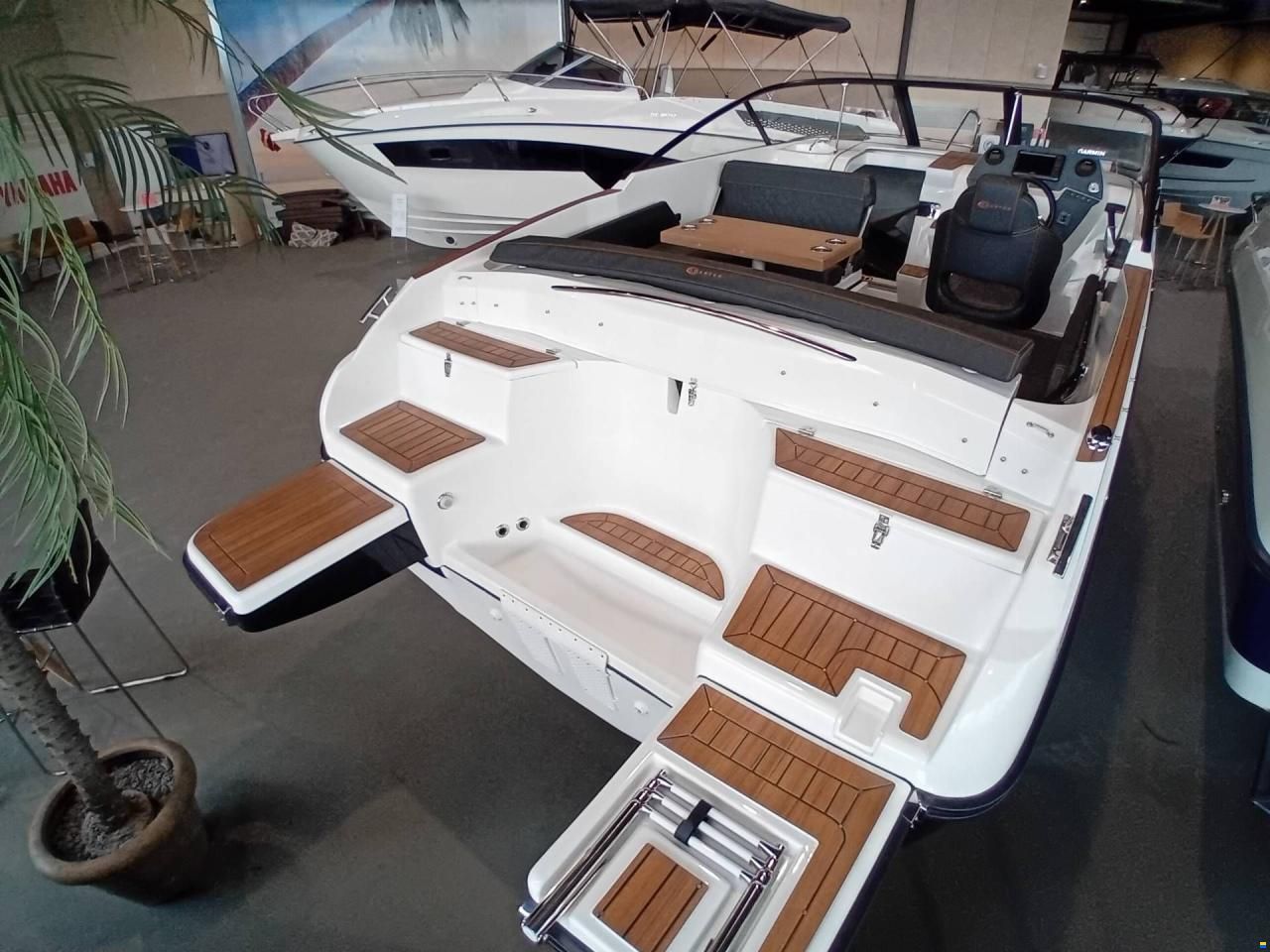 Coaster 600 DC - 100 HP Yamaha