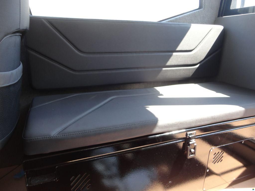UMS boat Cabin Cruiser