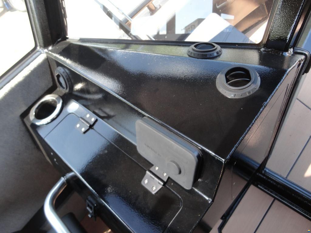 UMS boat Cabin Cruiser