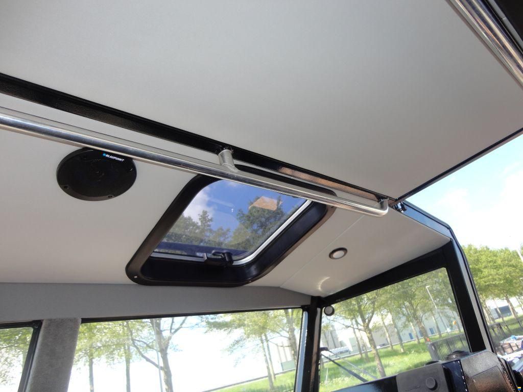 UMS boat Cabin Cruiser