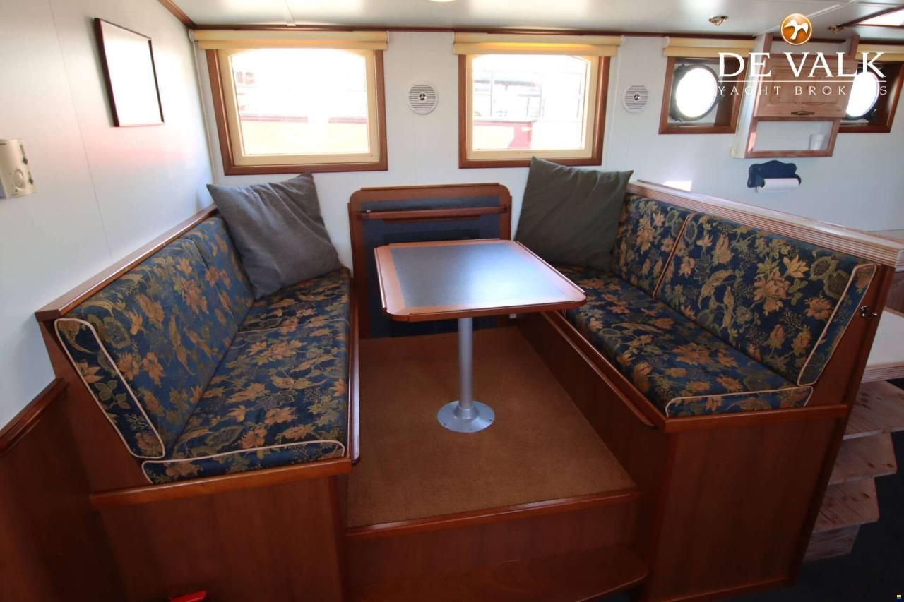Luxe motor 22 m