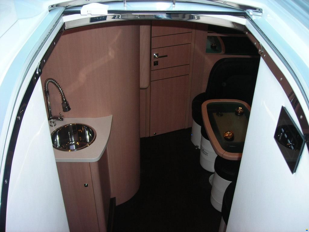 Airon Marine 4300 t-top