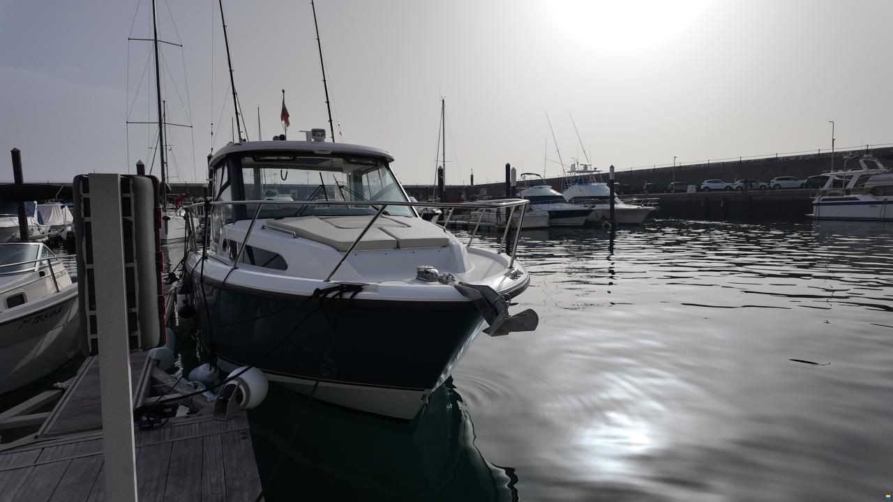 Boston Whaler Conquest 325