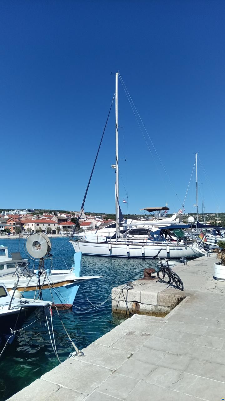 Bavaria 44